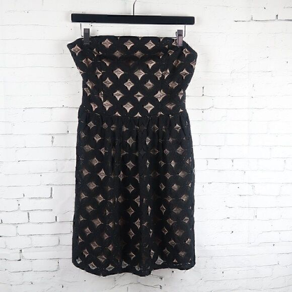 JUMP APPAREL BY WENDY CHAITIN BLACK STRAPLESS EMBROIDERED MINI DRESS SIZE MEDIUM - Picture 1 of 9